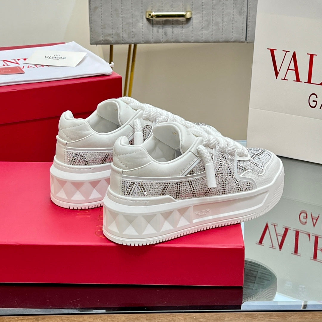 VALENTINO 25S GARAVANI ONE STUD XL PLATFORM SNEAKERS IN WHITE LAMBSKIN STONE-EMBELLISHED - 35