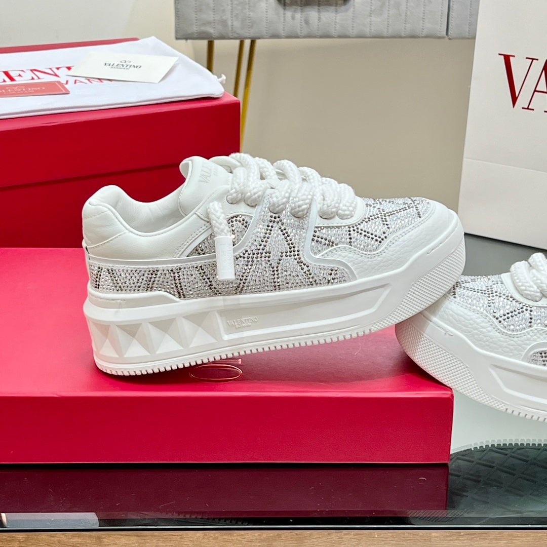 VALENTINO 25S GARAVANI ONE STUD XL PLATFORM SNEAKERS IN WHITE LAMBSKIN STONE-EMBELLISHED - 35