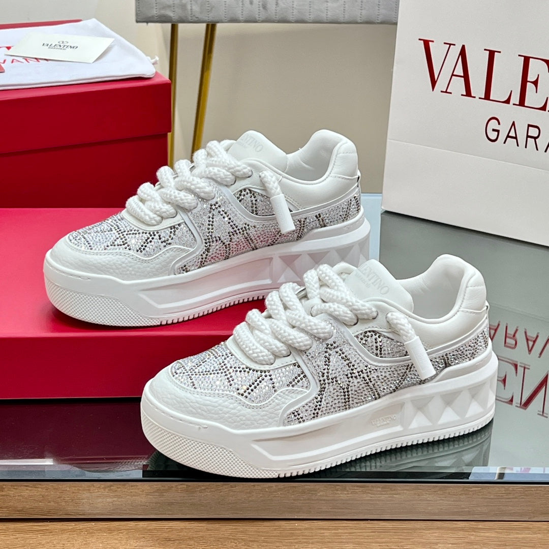 VALENTINO 25S GARAVANI ONE STUD XL PLATFORM SNEAKERS IN WHITE LAMBSKIN STONE-EMBELLISHED - 35
