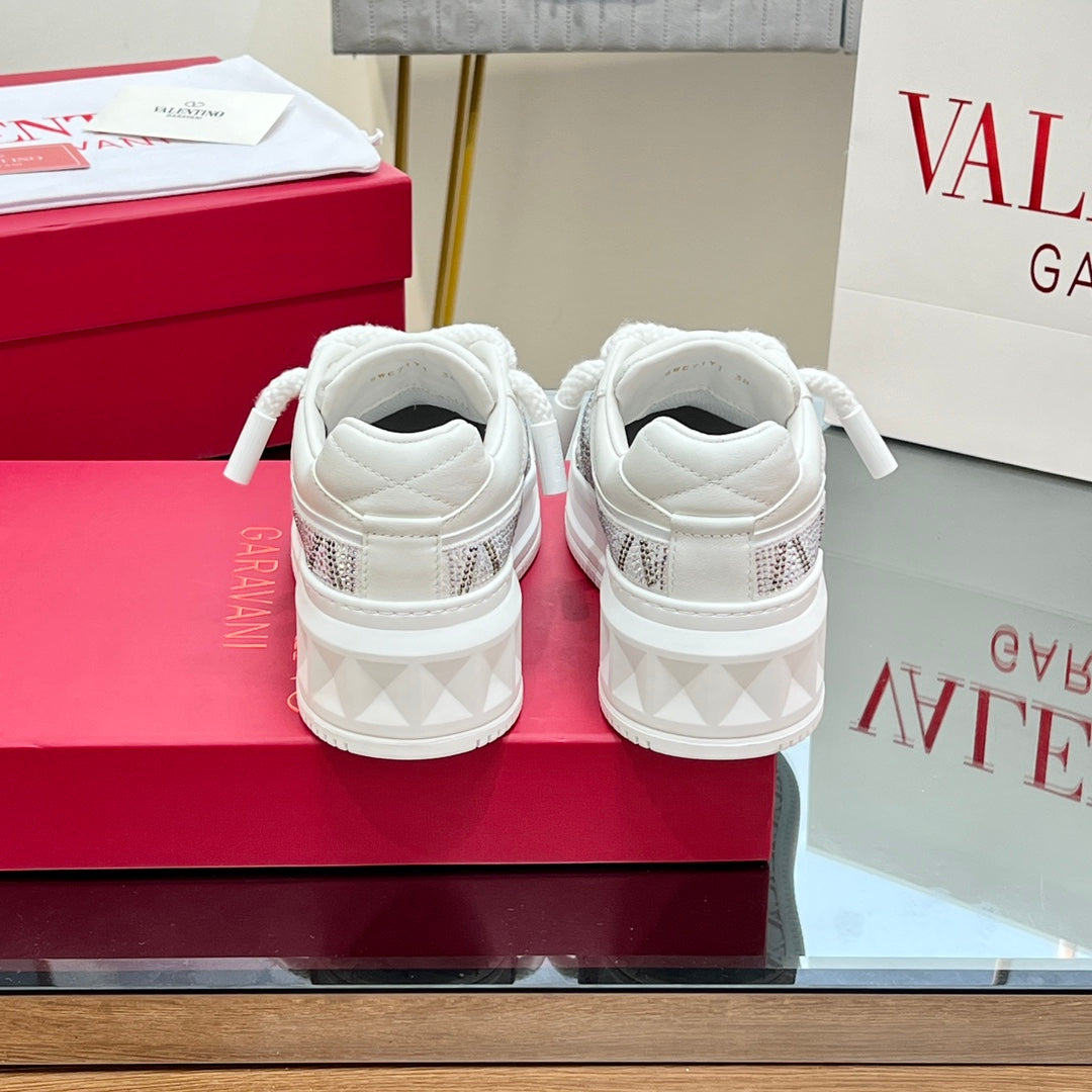 VALENTINO 25S GARAVANI ONE STUD XL PLATFORM SNEAKERS IN WHITE LAMBSKIN STONE-EMBELLISHED - 35