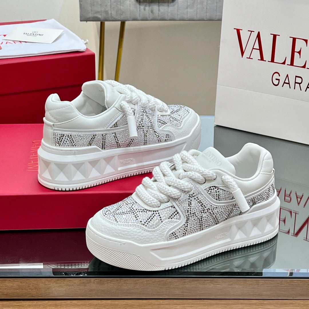 VALENTINO 25S GARAVANI ONE STUD XL PLATFORM SNEAKERS IN WHITE LAMBSKIN STONE-EMBELLISHED - 35