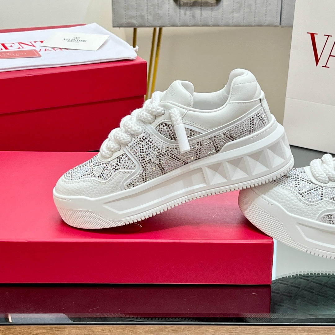 VALENTINO 25S GARAVANI ONE STUD XL PLATFORM SNEAKERS IN WHITE LAMBSKIN STONE-EMBELLISHED - 35