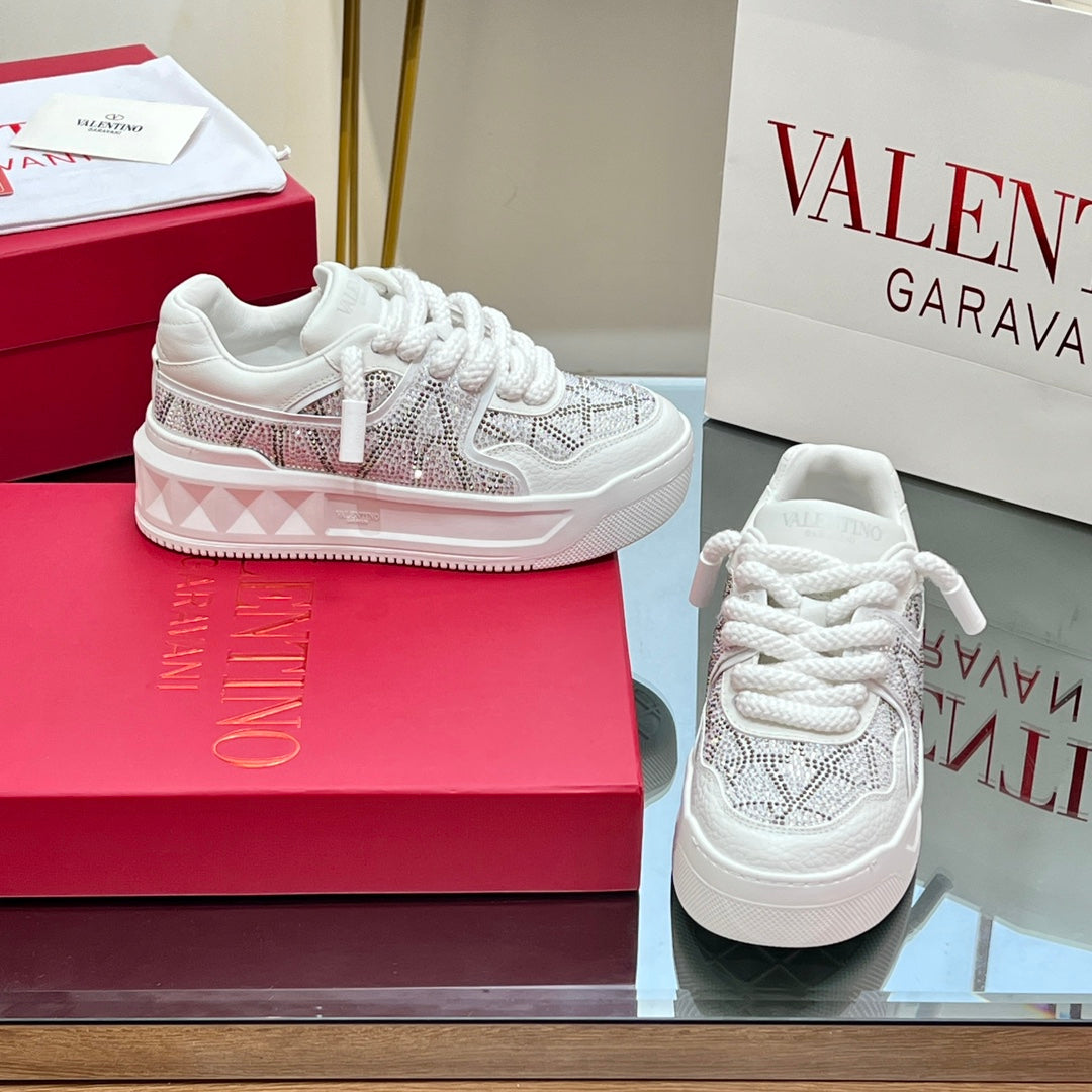 VALENTINO 25S GARAVANI ONE STUD XL PLATFORM SNEAKERS IN WHITE LAMBSKIN STONE-EMBELLISHED - 35