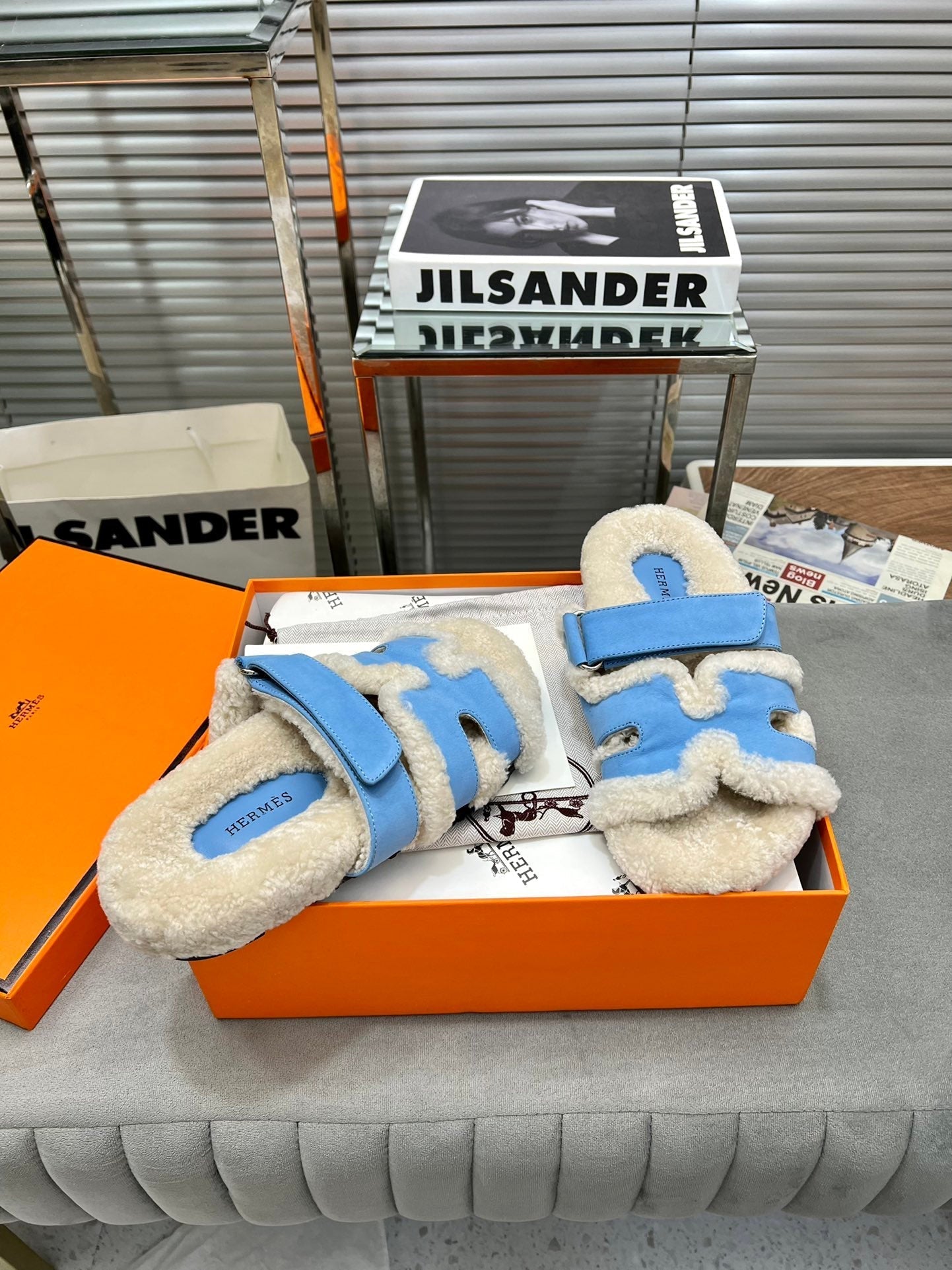 CHYPRE SLIPPERS IN BEIGE LAMB WOOL AND OCEAN BLUE SUEDE - 35