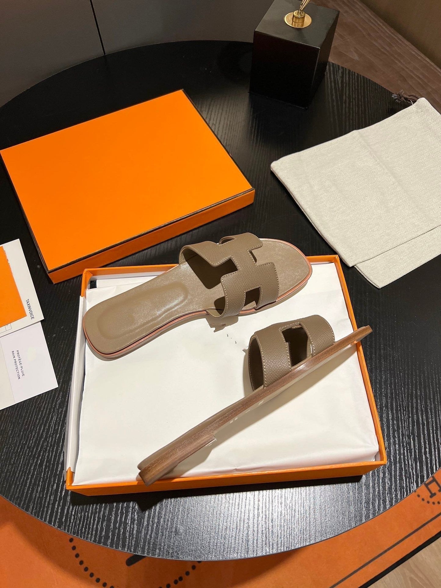 0RAN SANDAL Leather Peanut - 35
