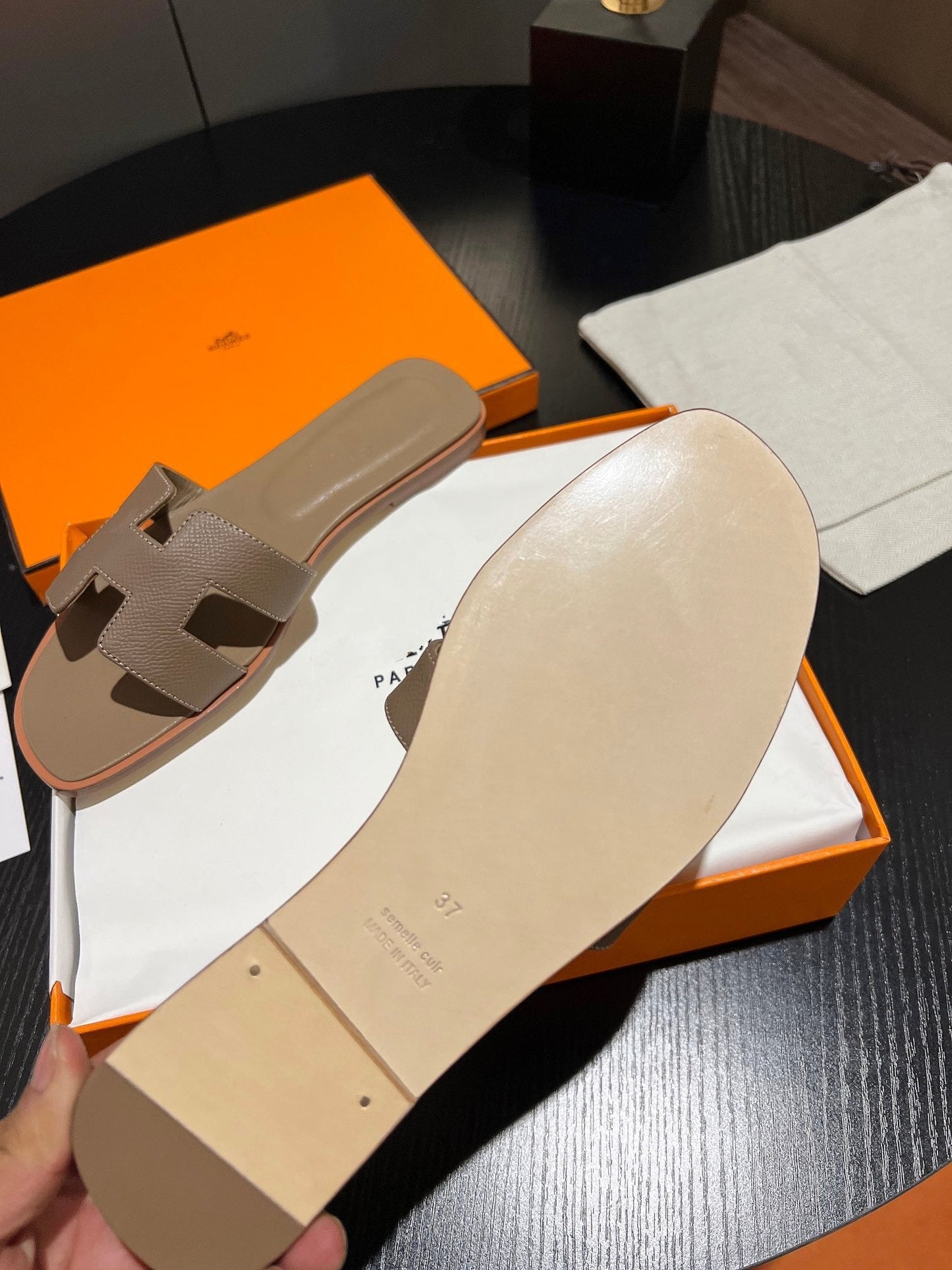 0RAN SANDAL Leather Peanut - 35