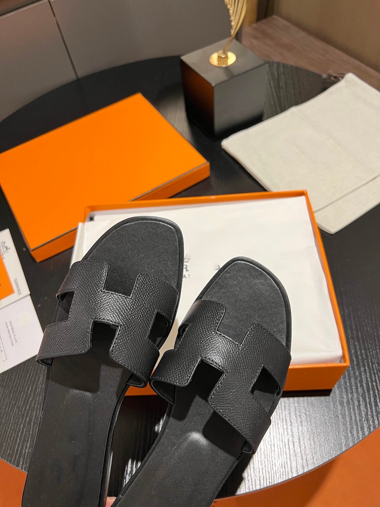 0RAN SANDAL Leather Black - 35