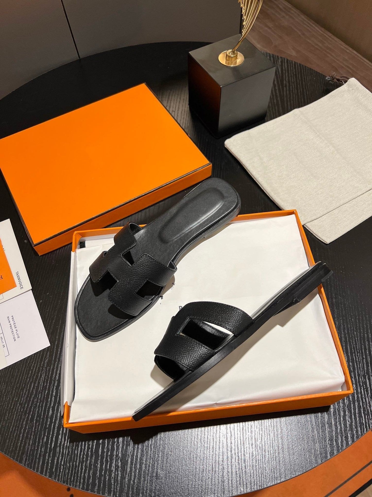 0RAN SANDAL Leather Black - 35