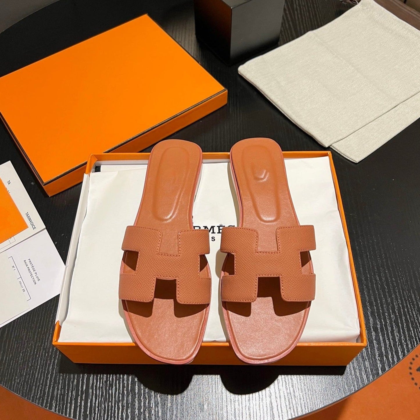0RAN SANDAL Leather Carrot - 35