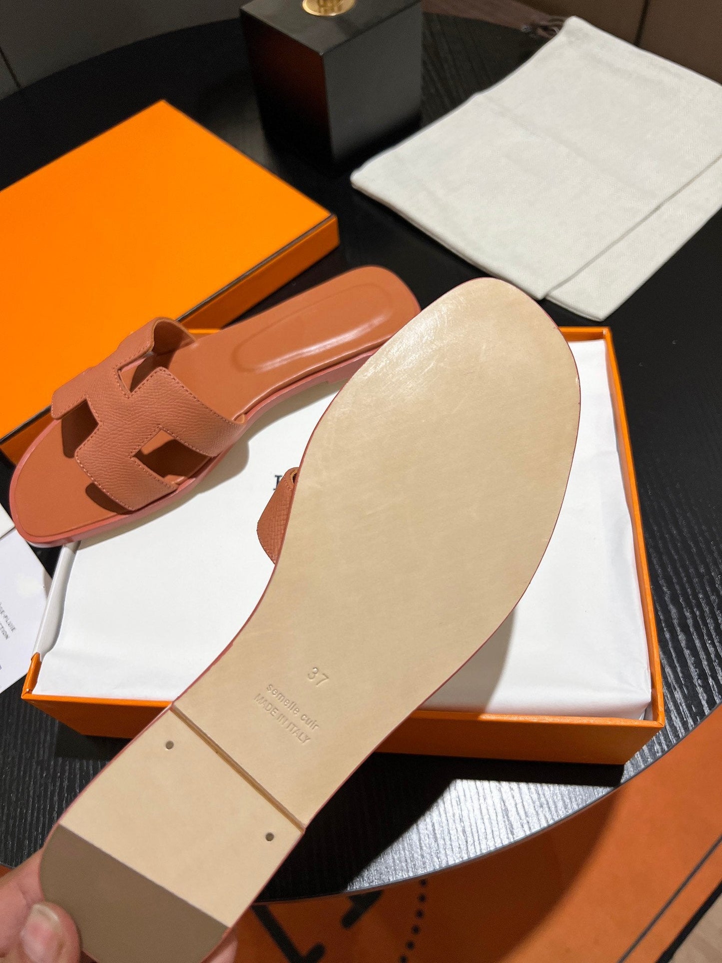 0RAN SANDAL Leather Carrot - 35