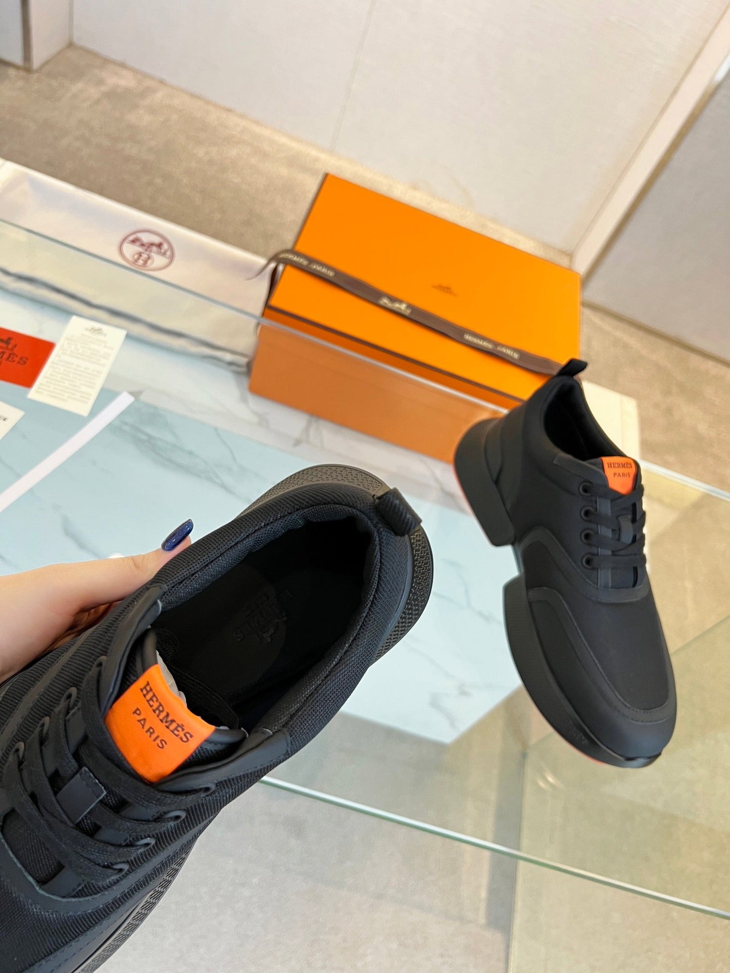 GIGA SNEAKER BLACK CALFSKIN - 35