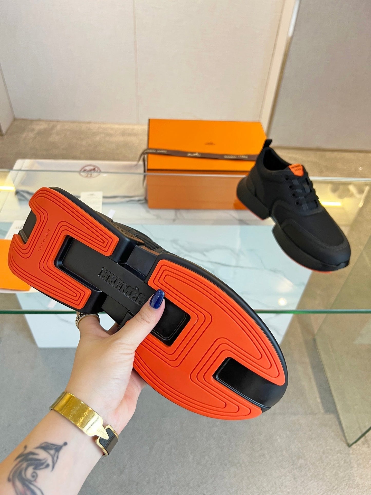 GIGA SNEAKER BLACK CALFSKIN - 35