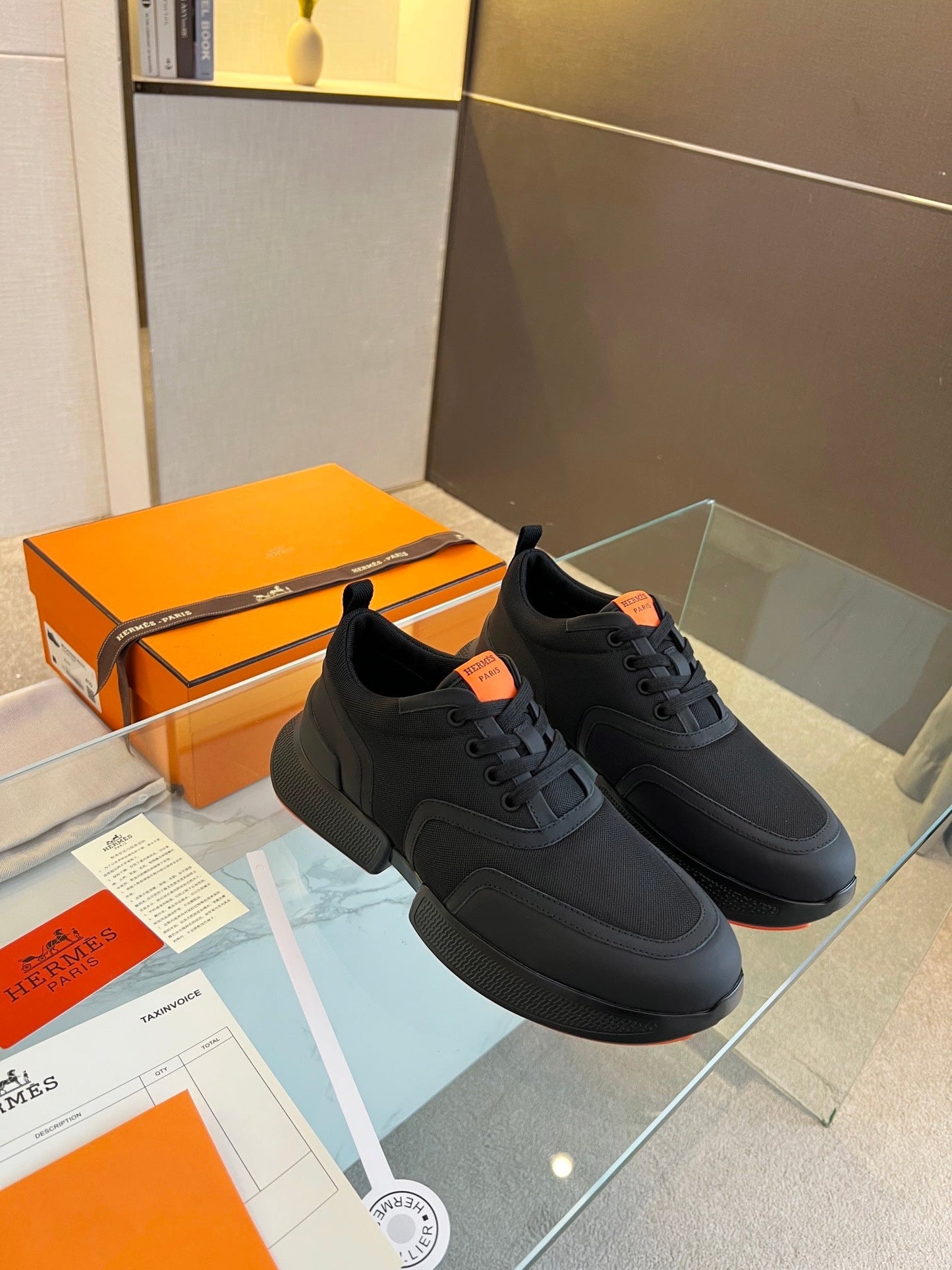 GIGA SNEAKER BLACK CALFSKIN - 35