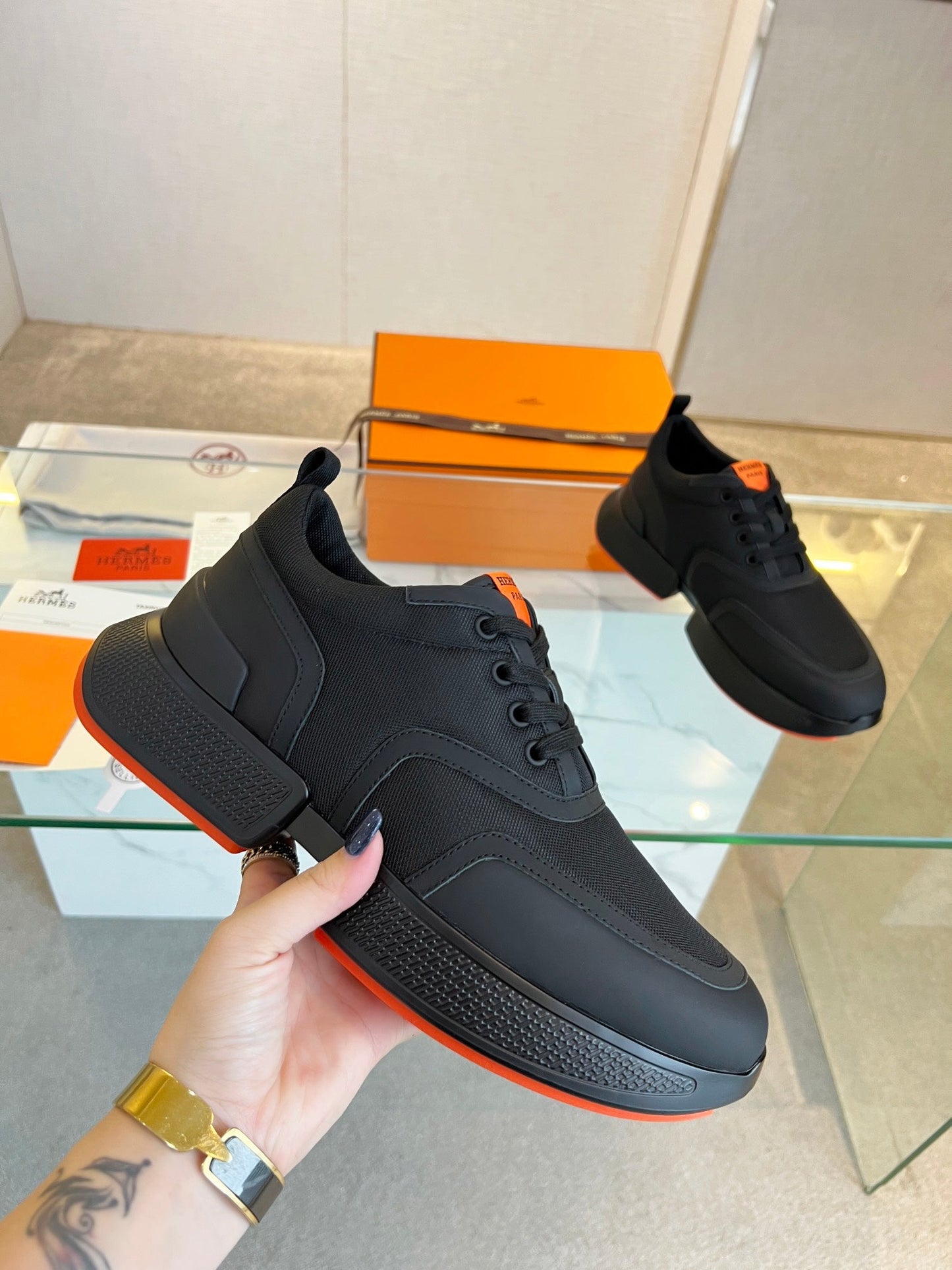 GIGA SNEAKER BLACK CALFSKIN - 35