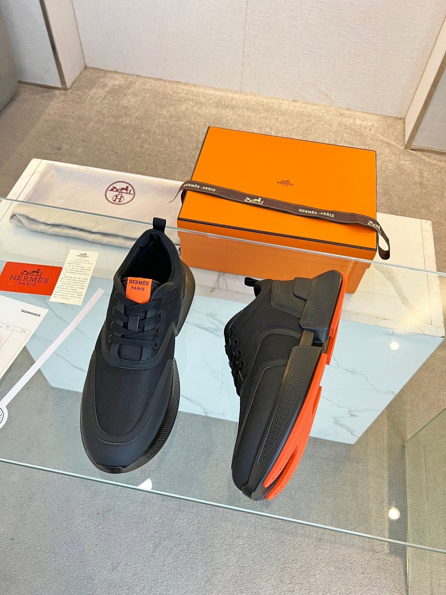 GIGA SNEAKER BLACK CALFSKIN - 35