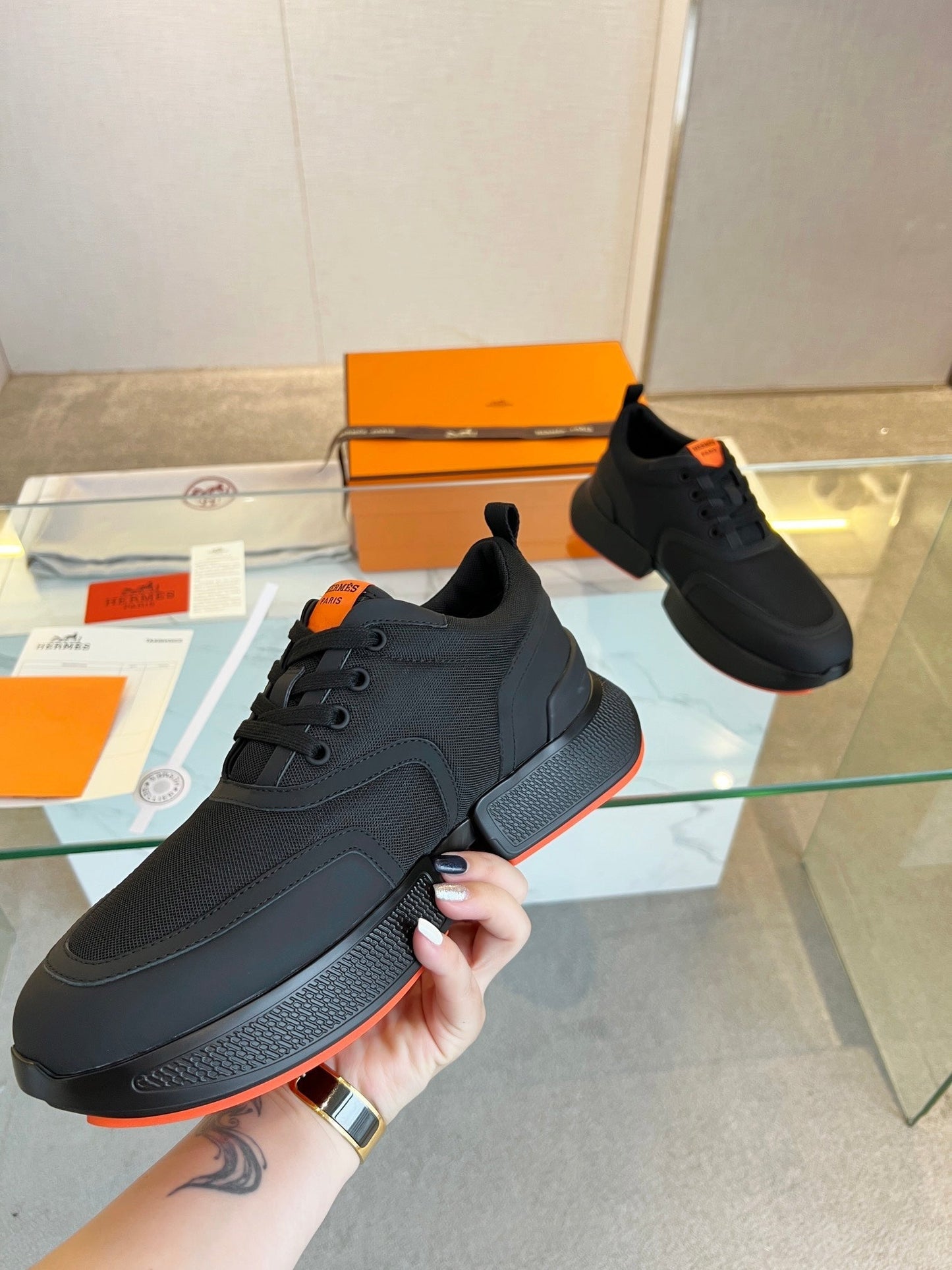 GIGA SNEAKER BLACK CALFSKIN - 35