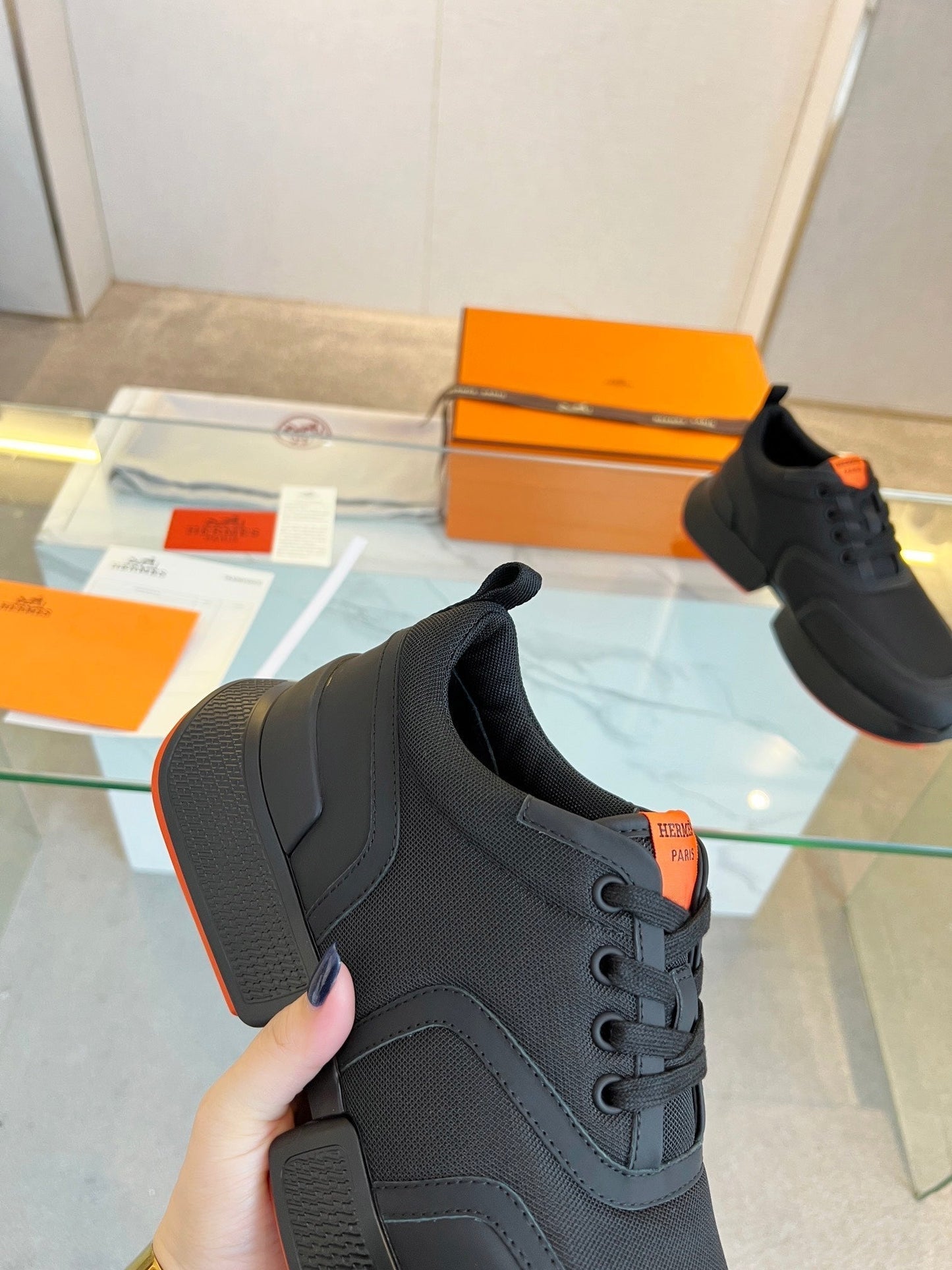 GIGA SNEAKER BLACK CALFSKIN - 35