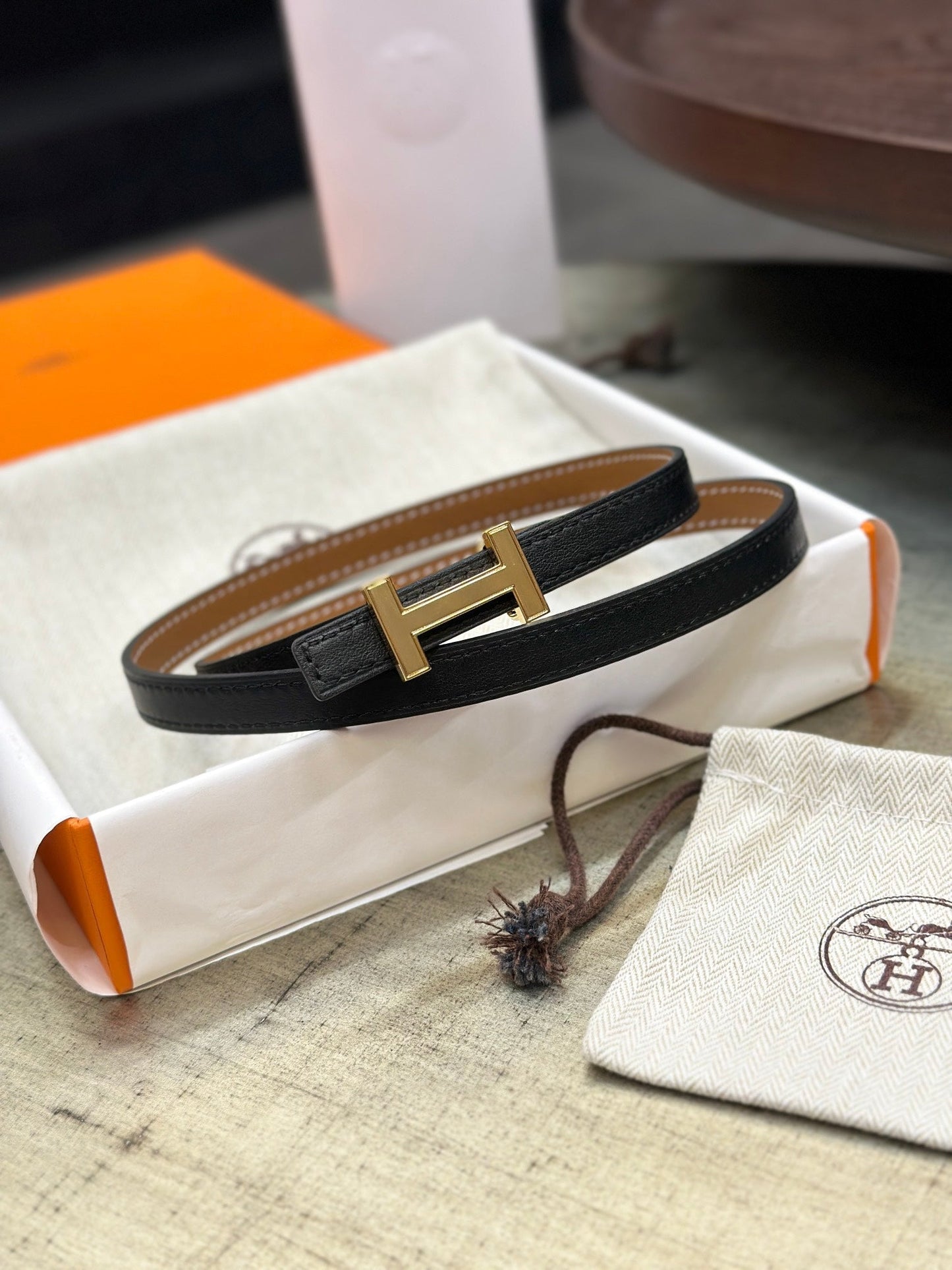 HM FOCUS BUCKLE & REVERSIBLE TAWNY BROWN AND BLACK LEATHER STRAP 13MM GOLD HARDWARE - 30