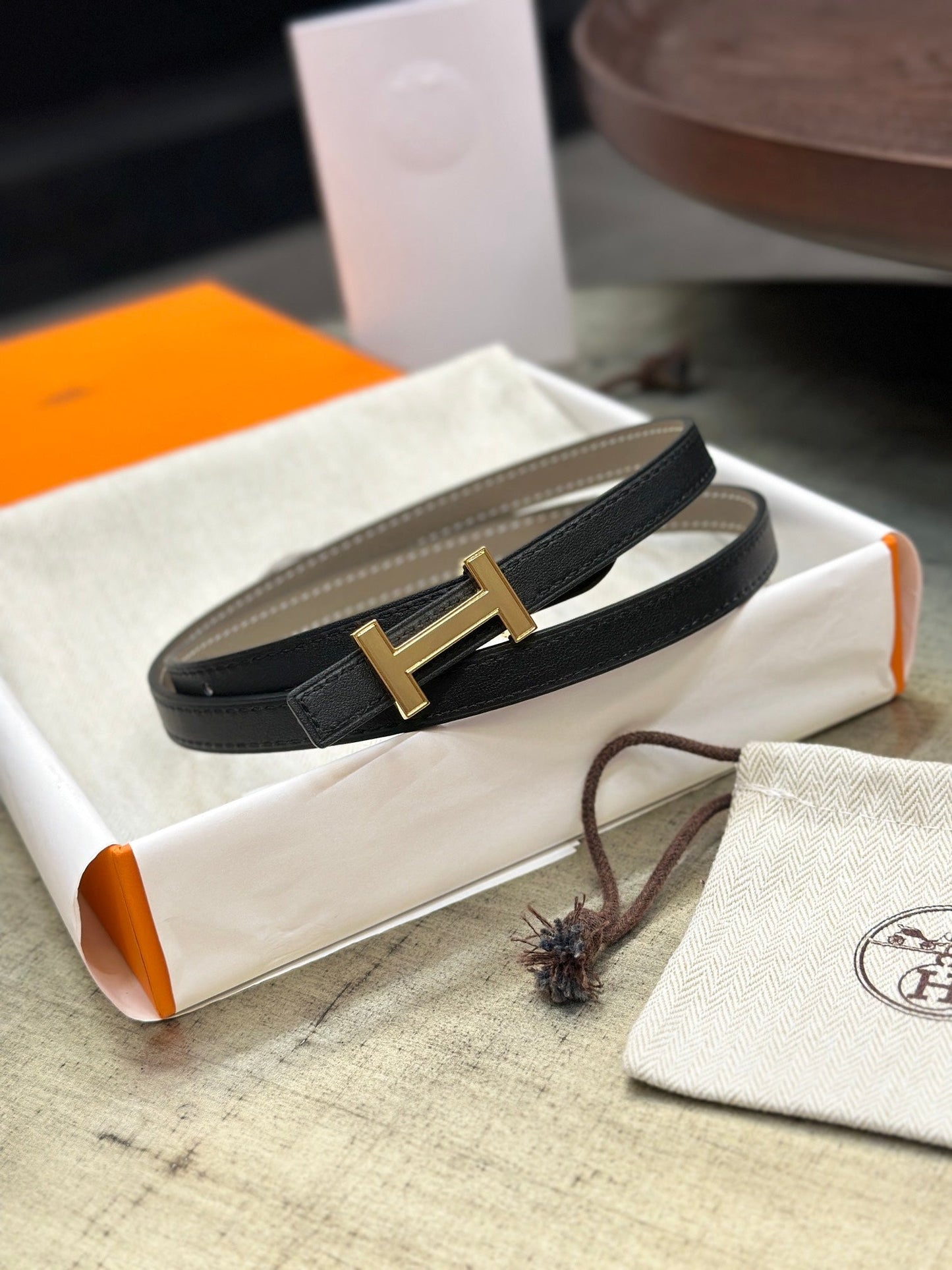 HM FOCUS BUCKLE & REVERSIBLE BLACK AND KHAKI BROWN LEATHER STRAP 13MM GOLD HARDWARE - 30
