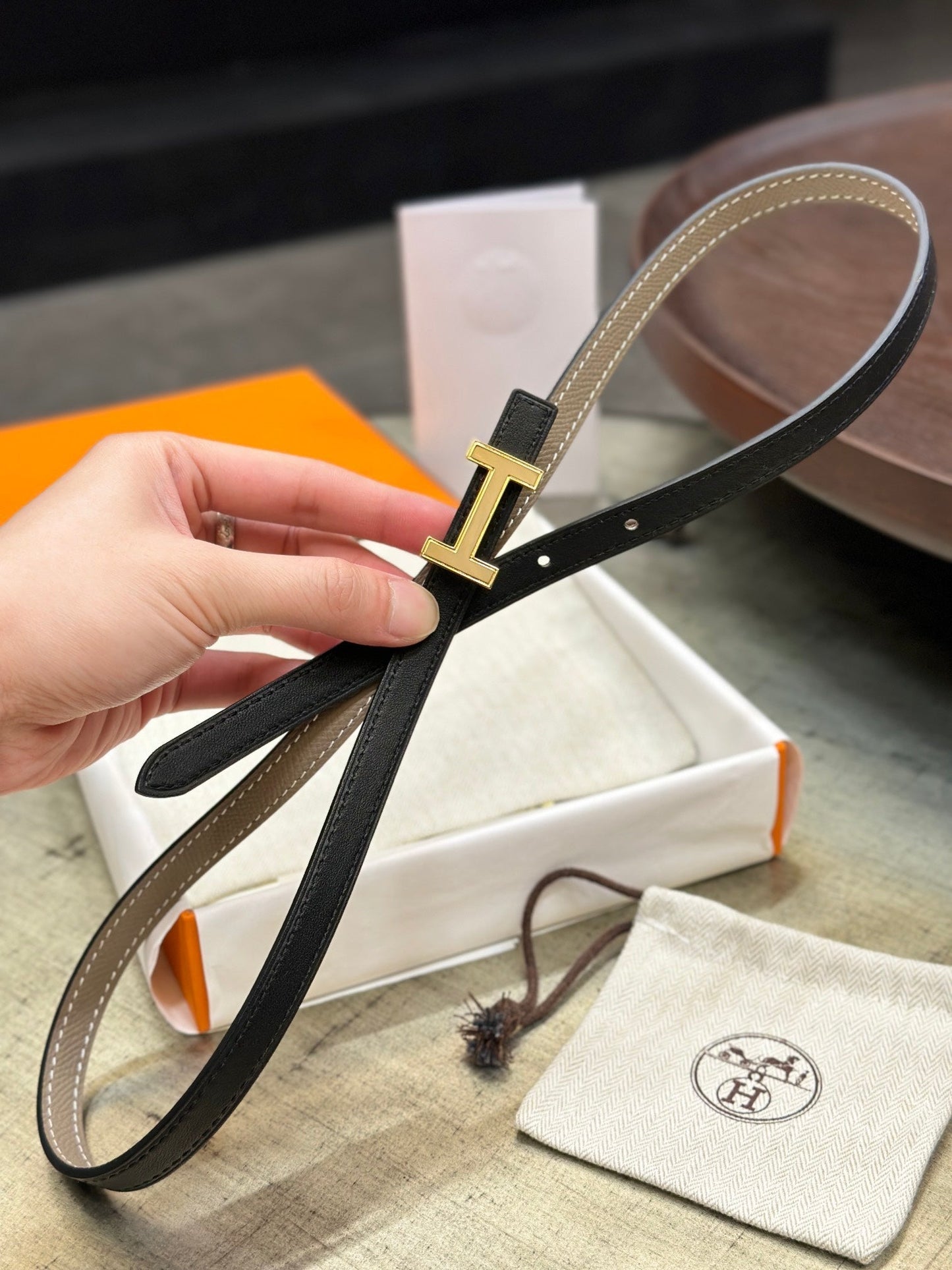 HM FOCUS BUCKLE & REVERSIBLE BLACK AND KHAKI BROWN LEATHER STRAP 13MM GOLD HARDWARE - 30