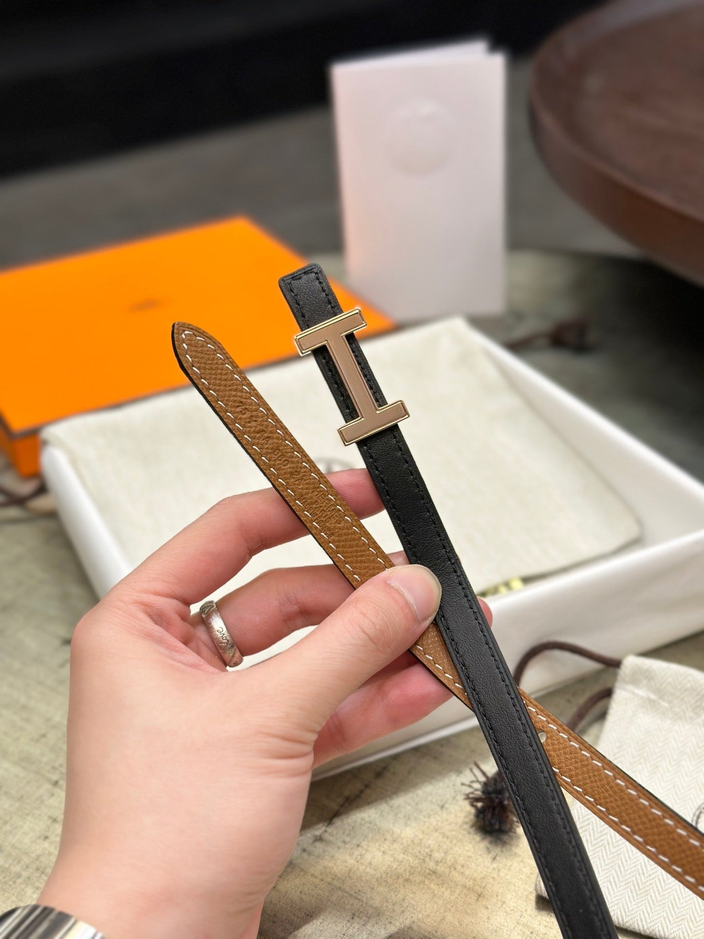 HM FOCUS BUCKLE & REVERSIBLE BLACK AND TAWNY BROWN LEATHER STRAP 13MM COPPER HARDWARE - 30