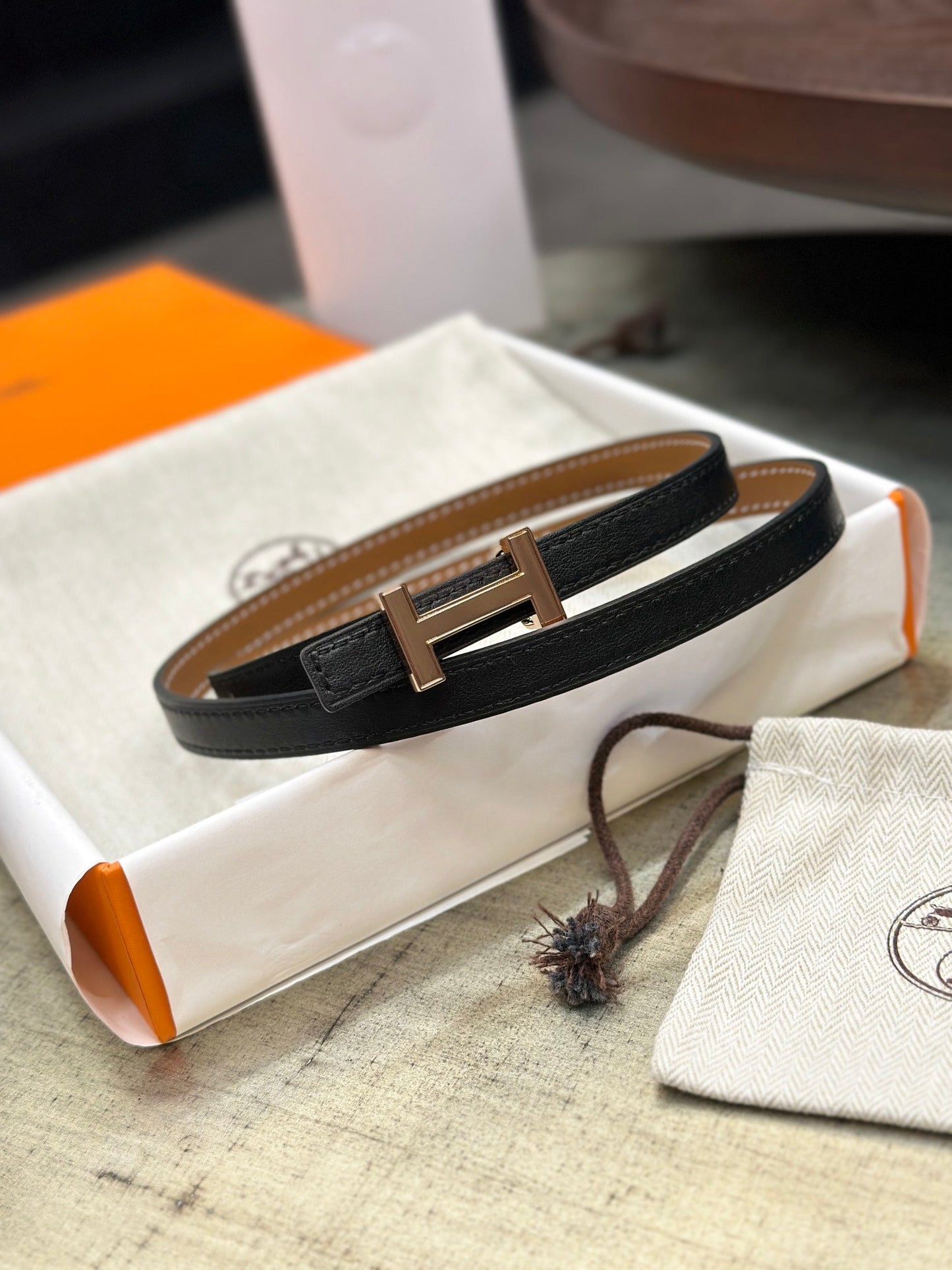 HM FOCUS BUCKLE & REVERSIBLE BLACK AND TAWNY BROWN LEATHER STRAP 13MM COPPER HARDWARE - 30