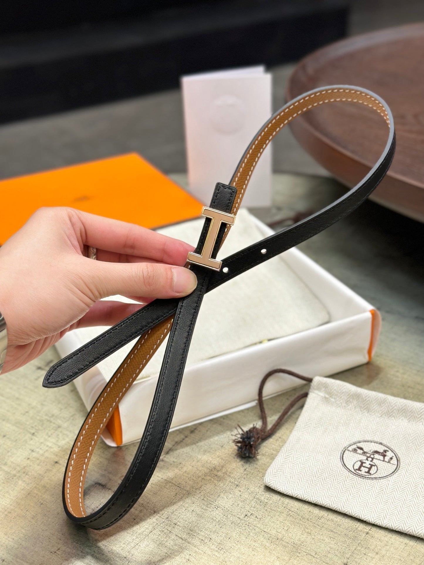 HM FOCUS BUCKLE & REVERSIBLE BLACK AND TAWNY BROWN LEATHER STRAP 13MM COPPER HARDWARE - 30