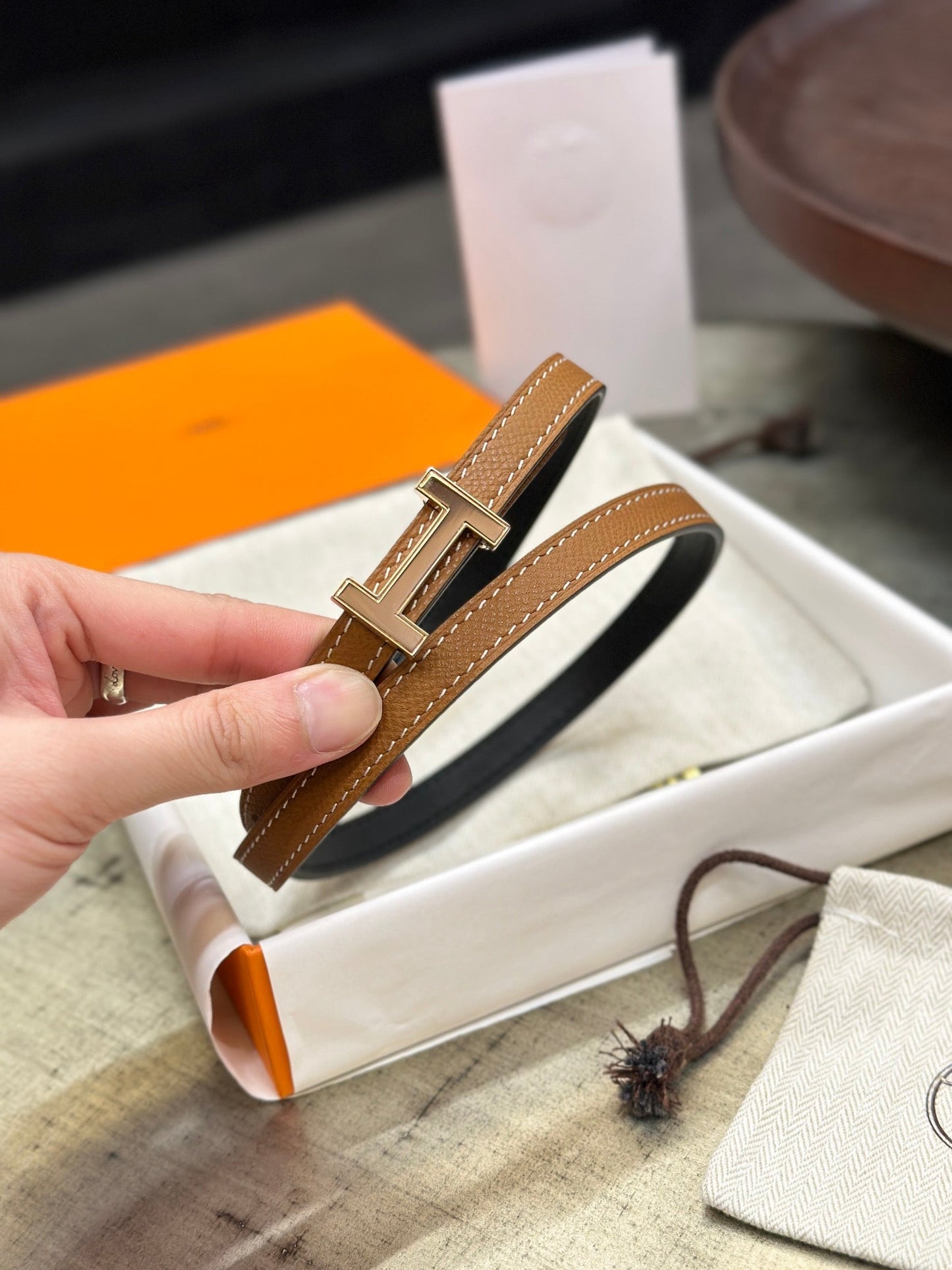 HM FOCUS BUCKLE & REVERSIBLE BLACK AND TAWNY BROWN LEATHER STRAP 13MM COPPER HARDWARE - 30
