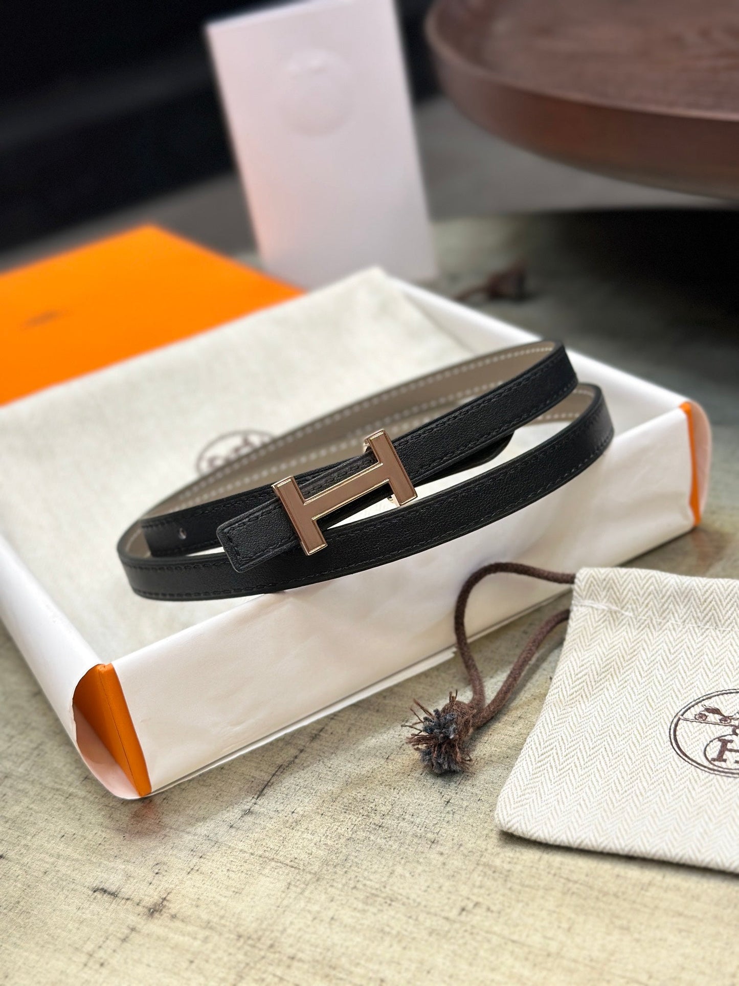 HM FOCUS BUCKLE & REVERSIBLE BLACK AND CAMEL BROWN LEATHER STRAP 13MM COPPER HARDWARE - 30