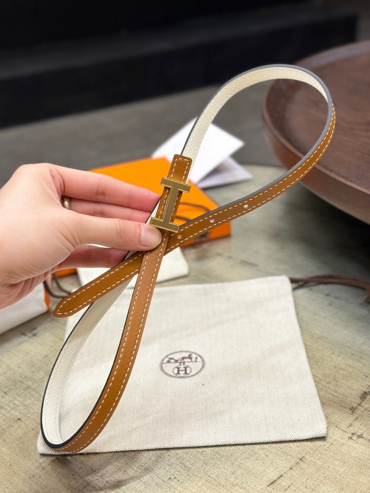 HM FOCUS BUCKLE & REVERSIBLE BRONZE BROWN AND WHITE LEATHER STRAP 13MM GOLD HARDWARE - 30