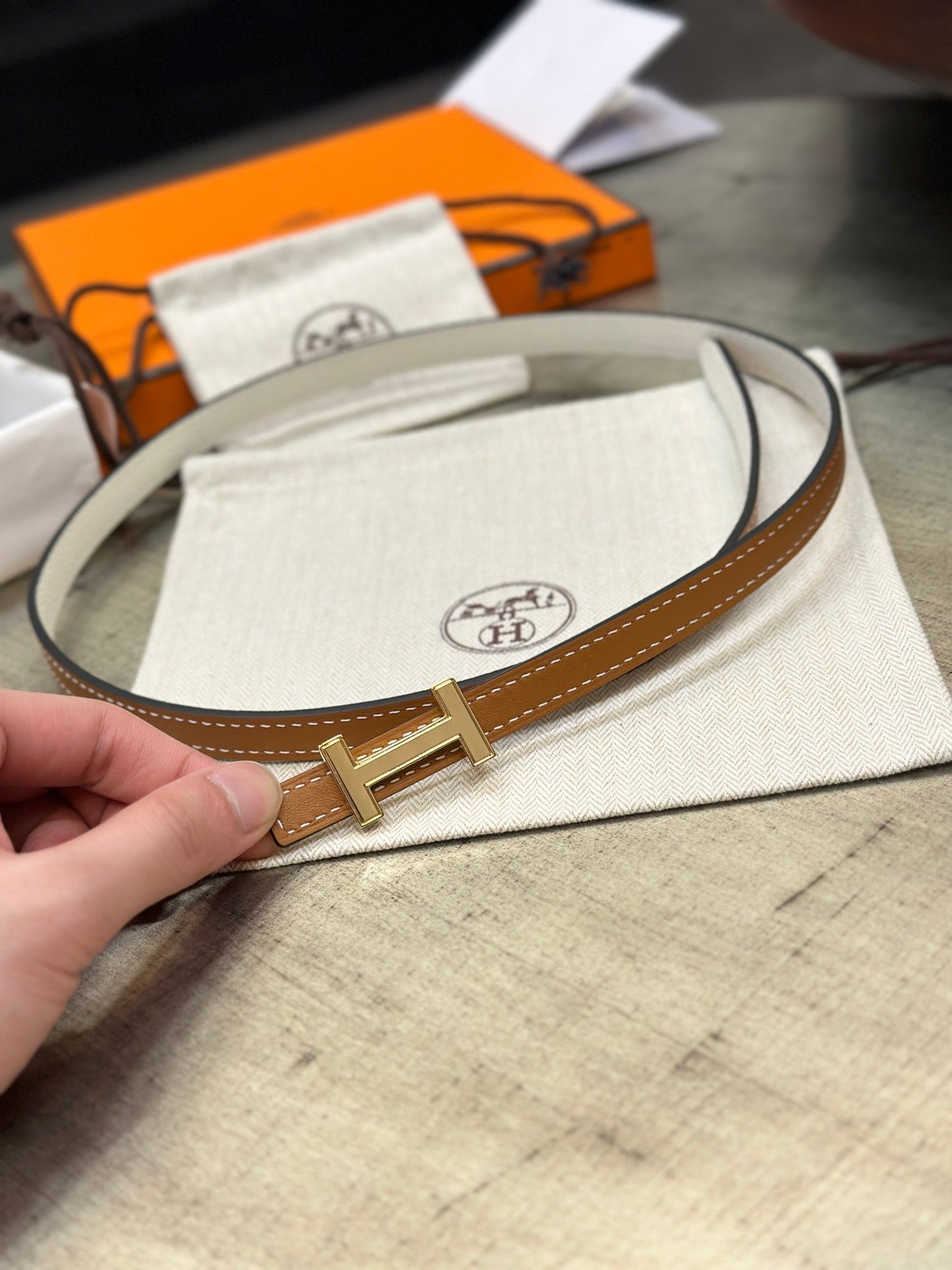 HM FOCUS BUCKLE & REVERSIBLE BRONZE BROWN AND WHITE LEATHER STRAP 13MM GOLD HARDWARE - 30