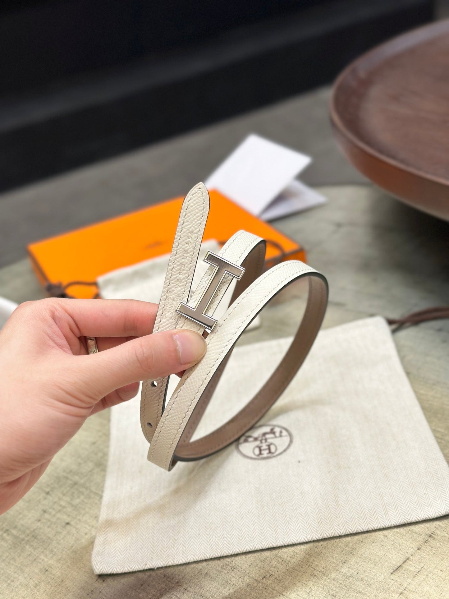 HM FOCUS BUCKLE & REVERSIBLE PEANUT BROWN AND WHITE LEATHER STRAP 13MM SILVER HARDWARE - 30