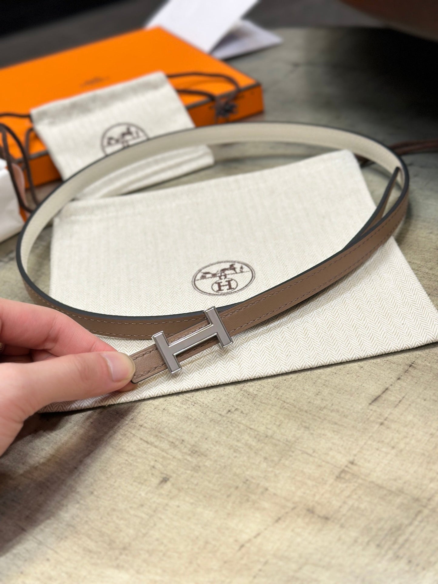 HM FOCUS BUCKLE & REVERSIBLE PEANUT BROWN AND WHITE LEATHER STRAP 13MM SILVER HARDWARE - 30