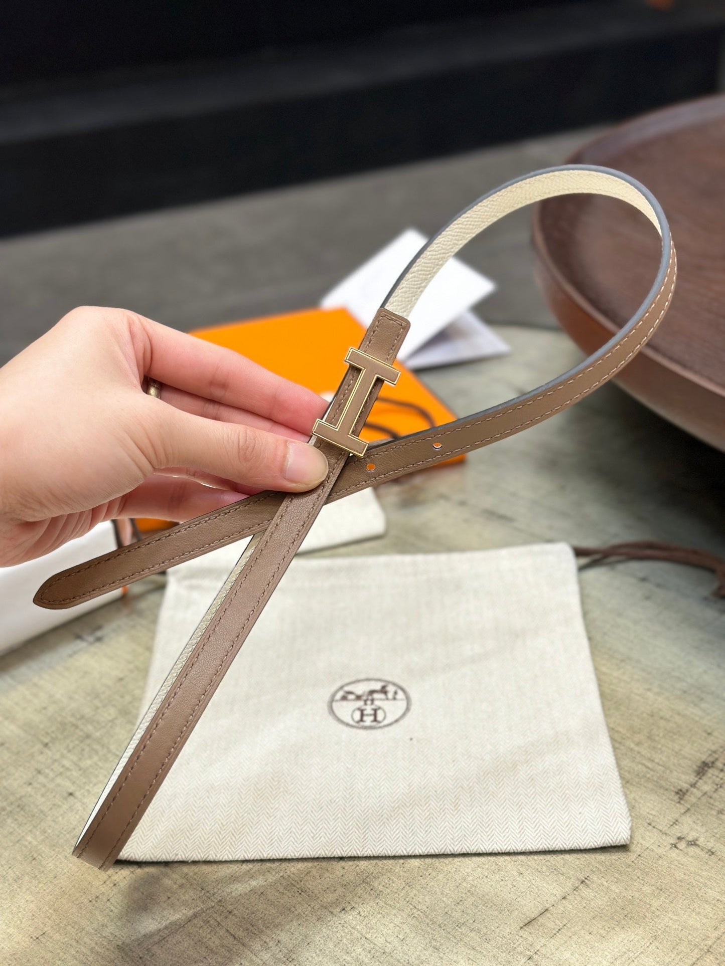 HM FOCUS BUCKLE & REVERSIBLE PEANUT BROWN AND WHITE LEATHER STRAP 13MM COPPER HARDWARE - 30