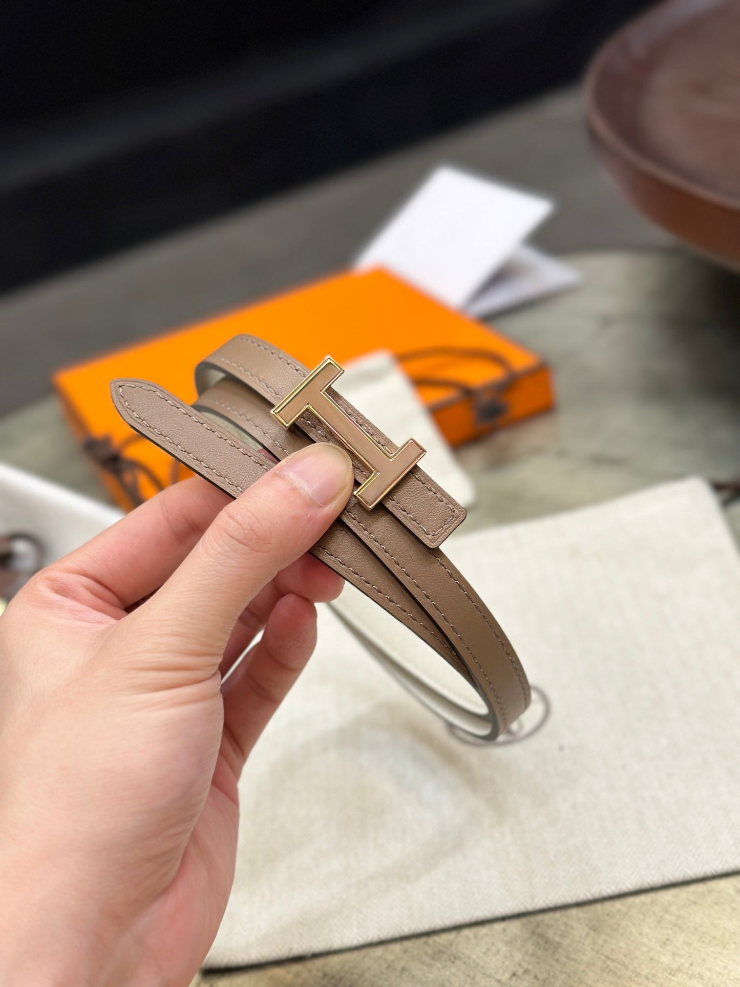 HM FOCUS BUCKLE & REVERSIBLE PEANUT BROWN AND WHITE LEATHER STRAP 13MM COPPER HARDWARE - 30