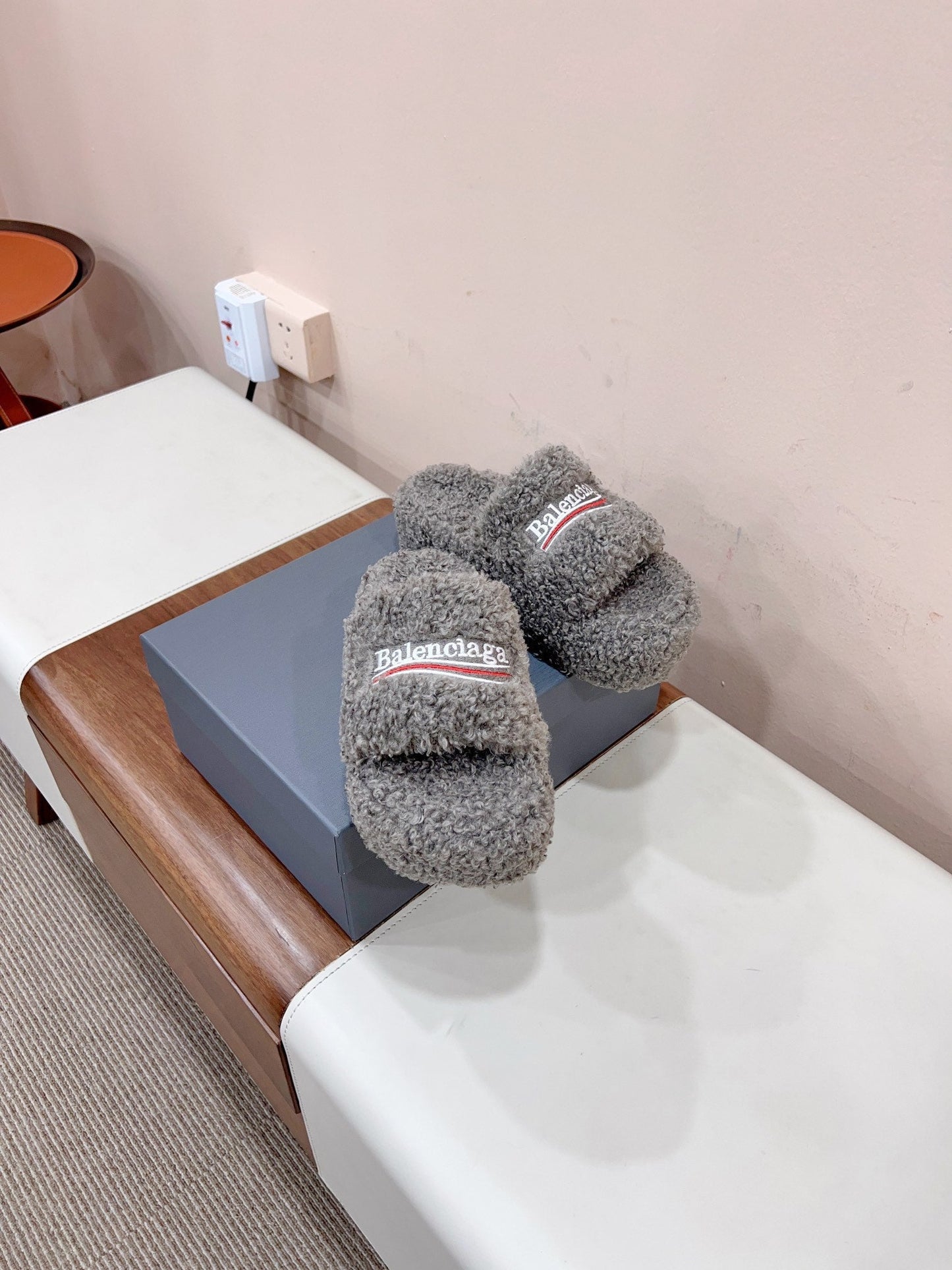 THICK-SOLED SLIPPERS IN GRAY WOOL - 35