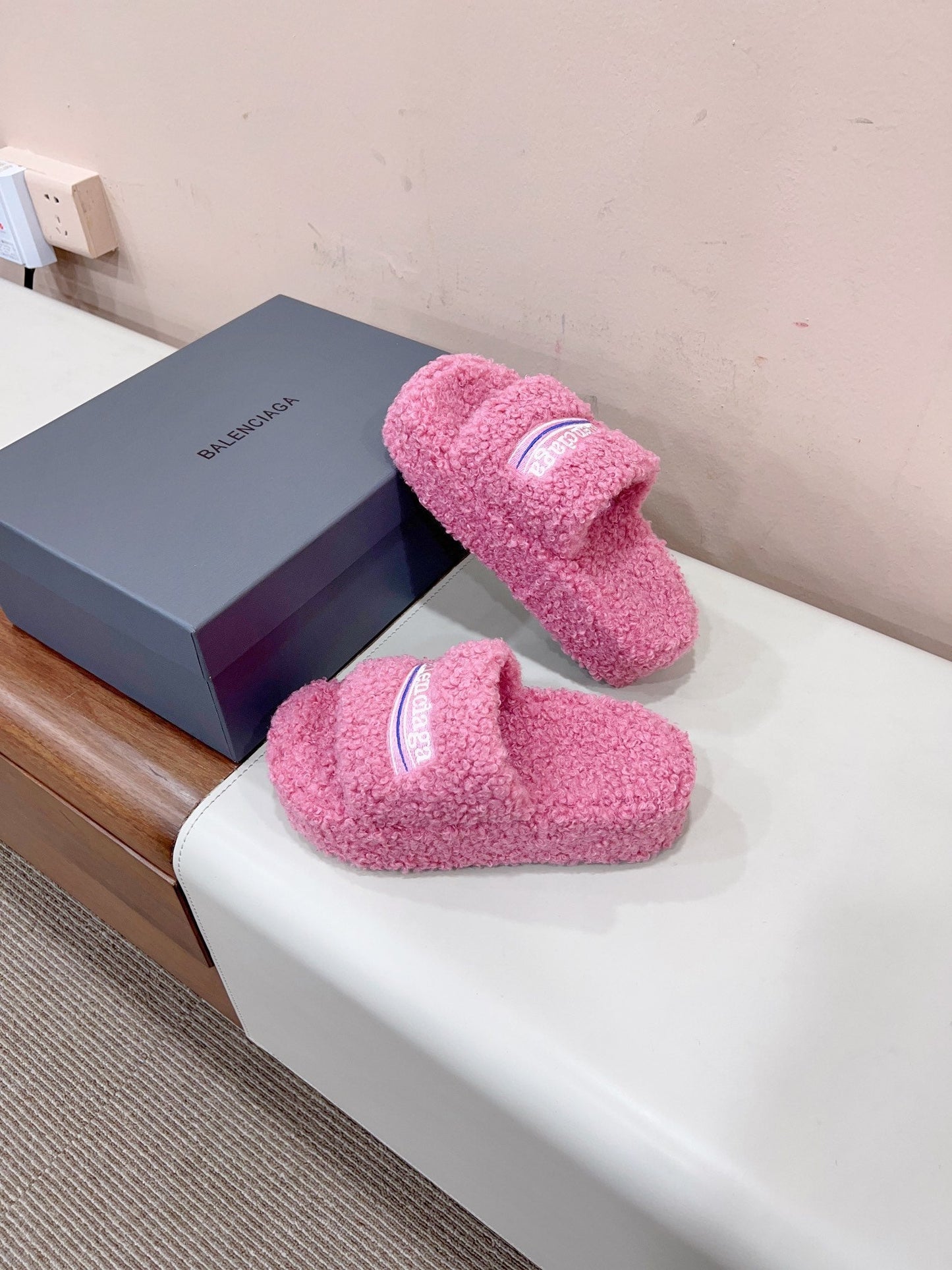 THICK-SOLED SLIPPERS IN PINK WOOL - 35
