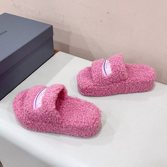 THICK-SOLED SLIPPERS IN PINK WOOL - 35