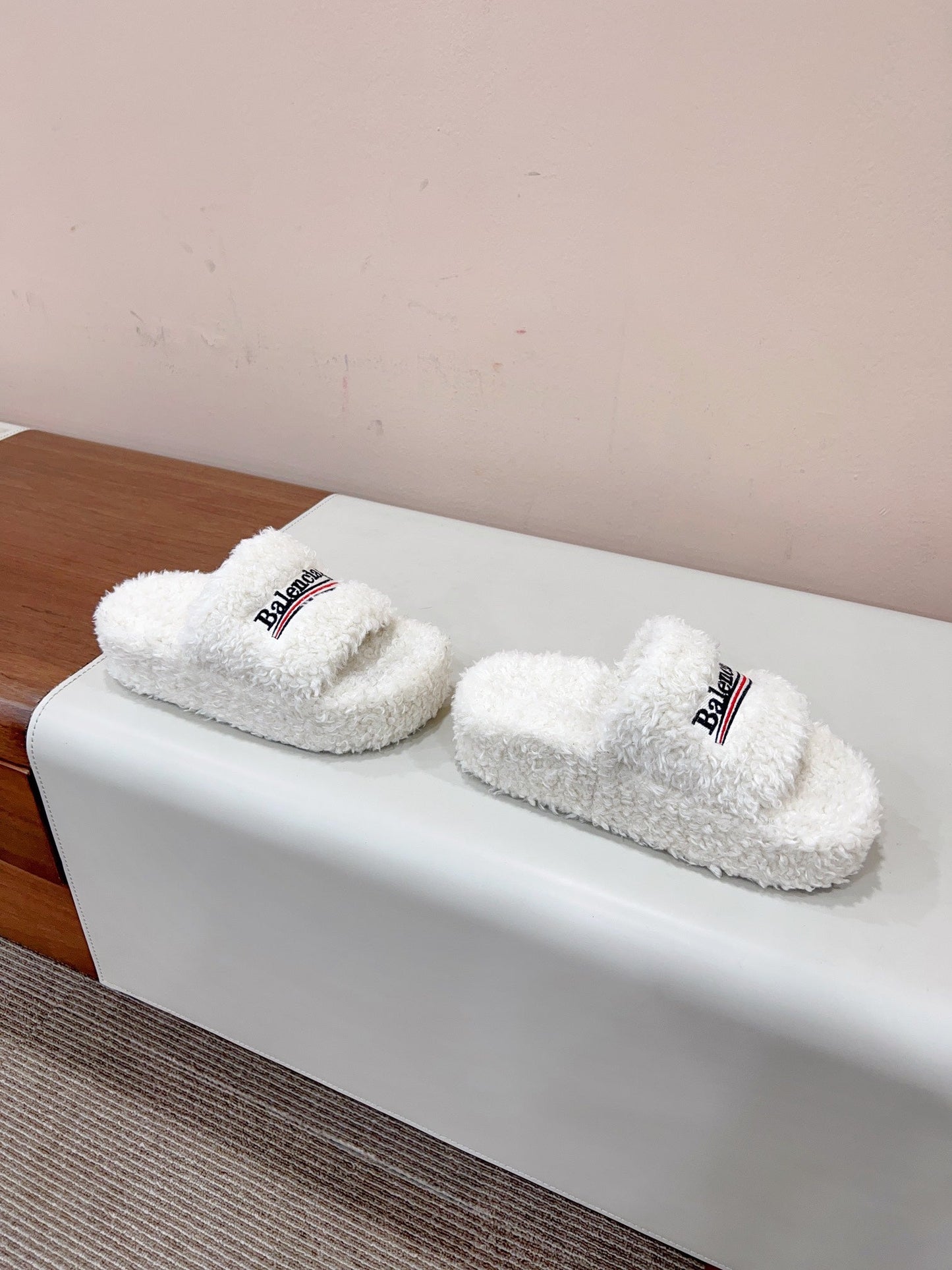THICK-SOLED SLIPPERS IN WHITE WOOL - 35