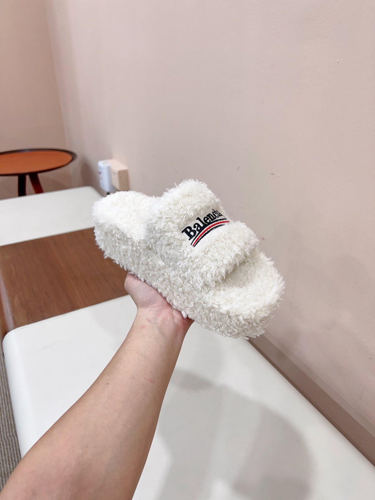 THICK-SOLED SLIPPERS IN WHITE WOOL - 35