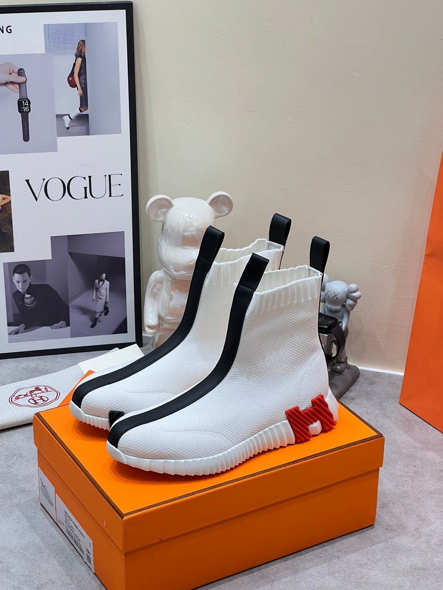 H FUN CLASSIC SNEAKER STYLISH WHITE AND BLACK LINE FABRIC - 35