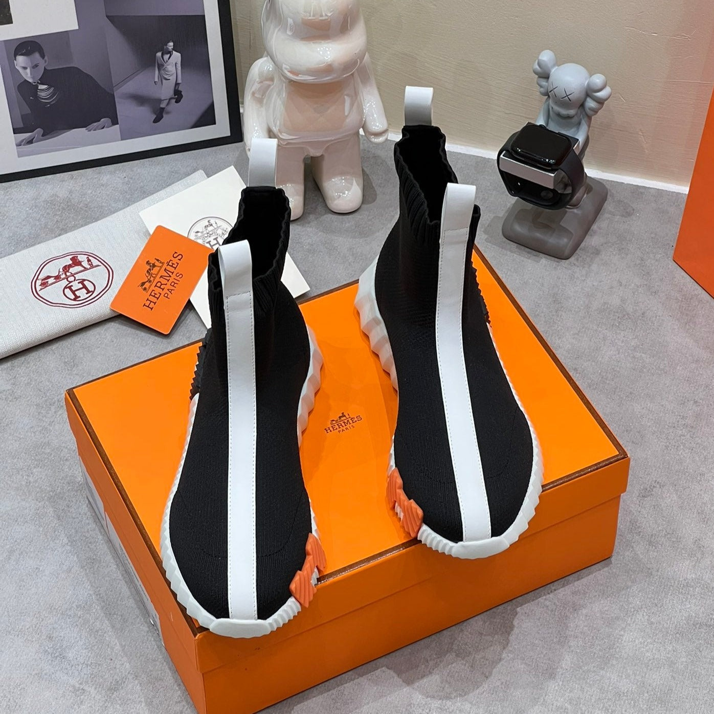 H FUN CLASSIC SNEAKER STYLISH BLACK AND WHITE LINE FABRIC - 35