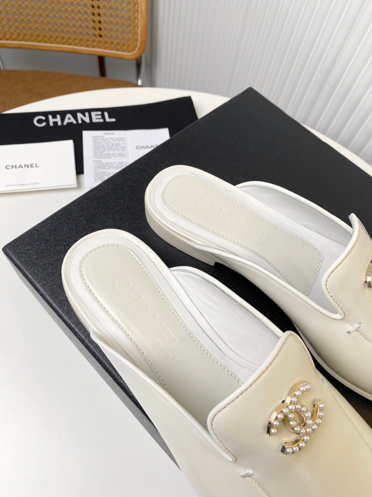 FLAT MULE IN WHITE LAMBSKIN 983819 - 35