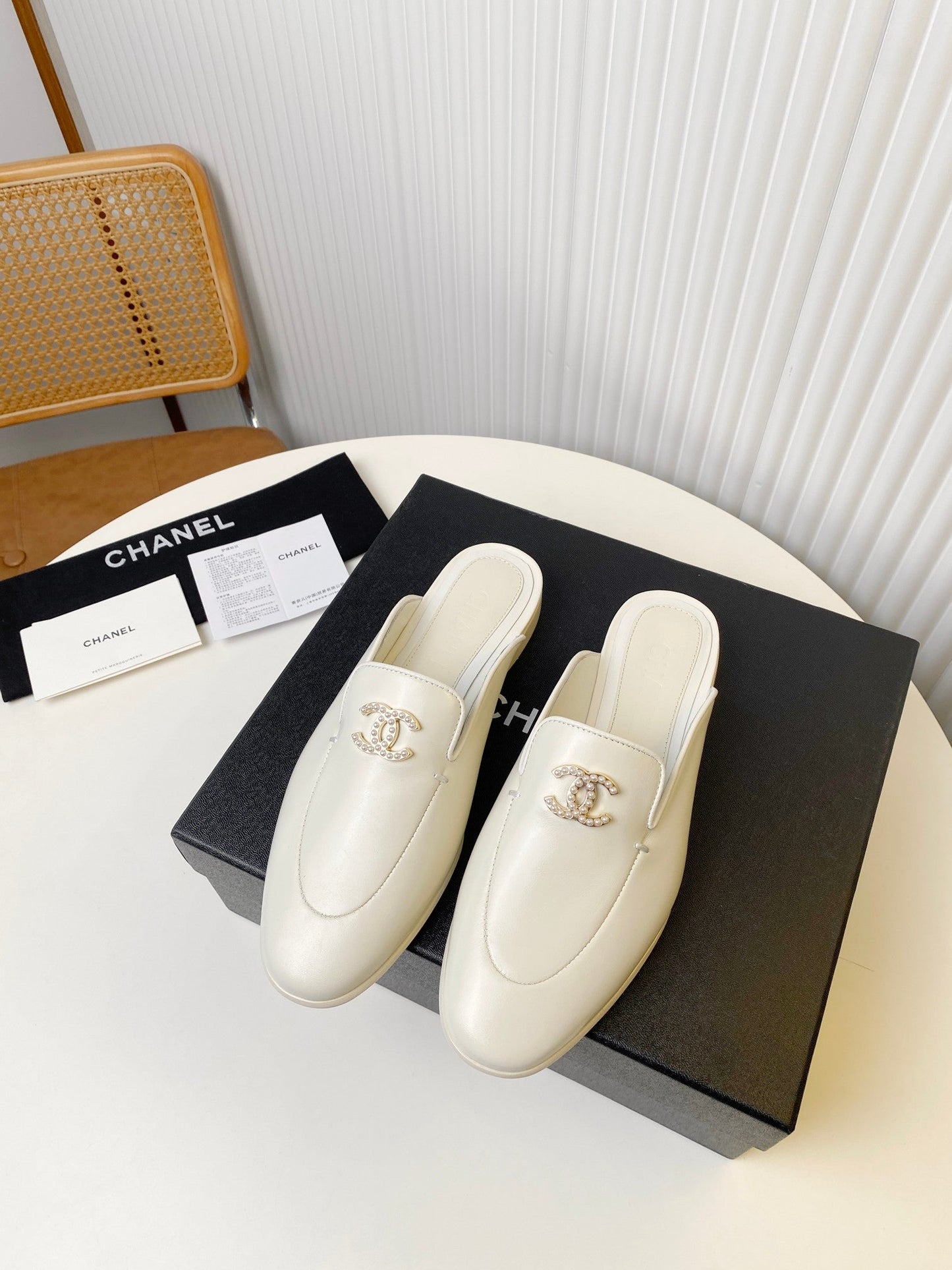 FLAT MULE IN WHITE LAMBSKIN 983819 - 35