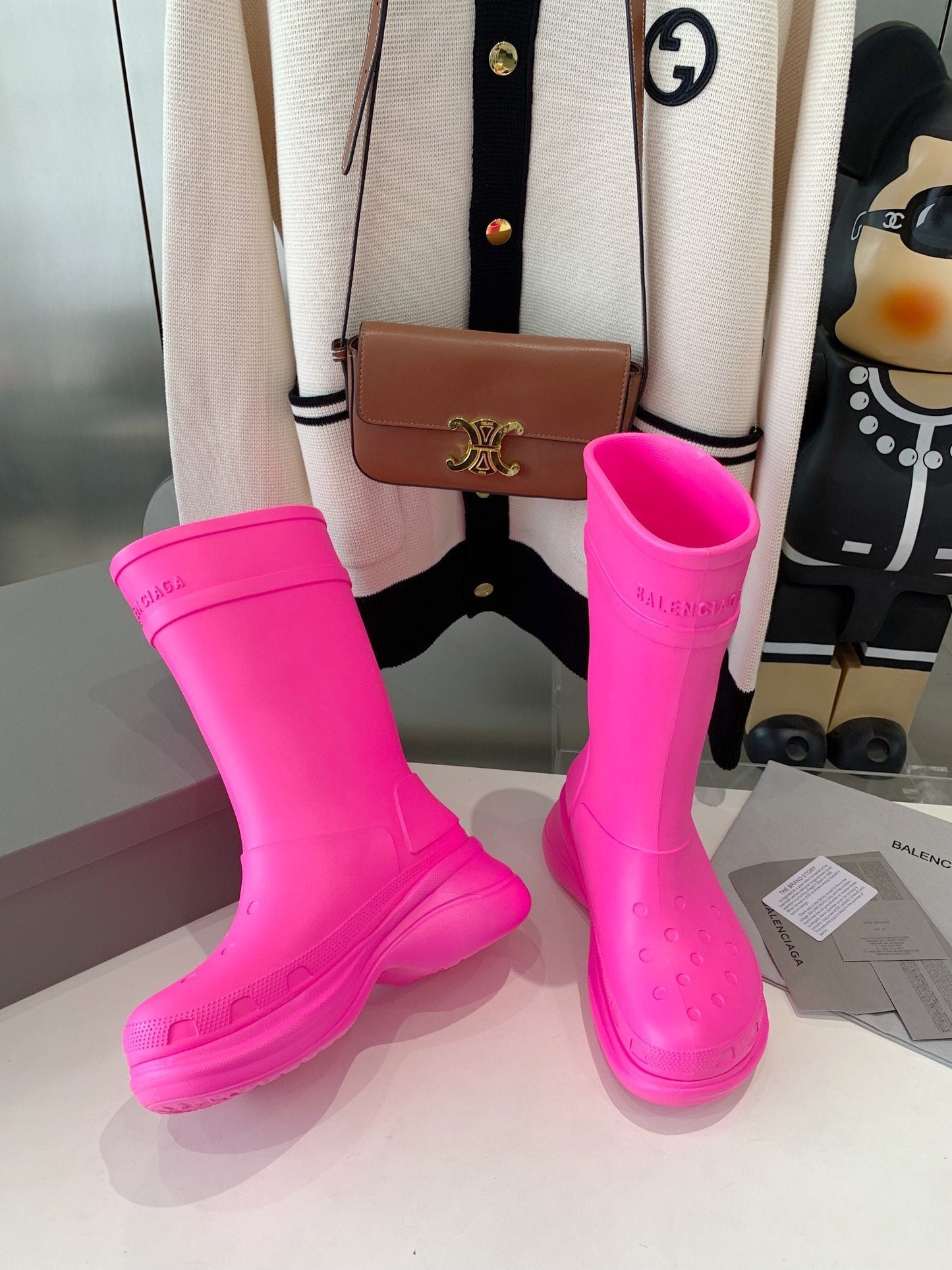 CROCS BOOTS IN BRIGHT PINK RUBBER - 35