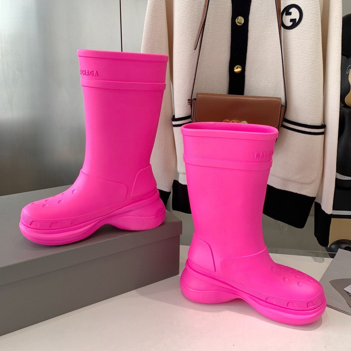 CROCS BOOTS IN BRIGHT PINK RUBBER - 35