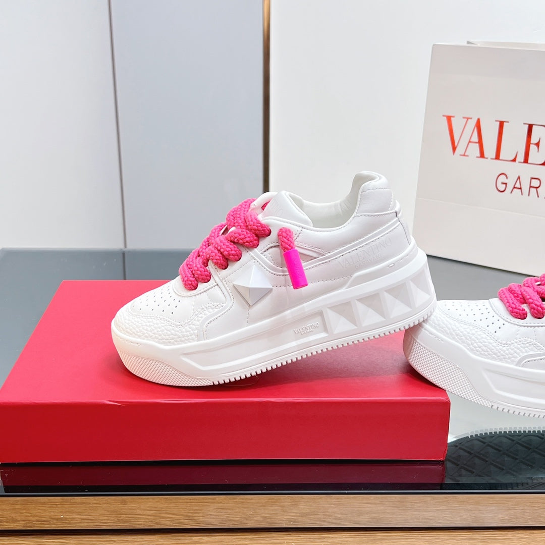 VALENTINO 25S GARAVANI ONE STUD XL PLATFORM SNEAKERS IN PINK MIX WHITE LAMBSKIN - 35