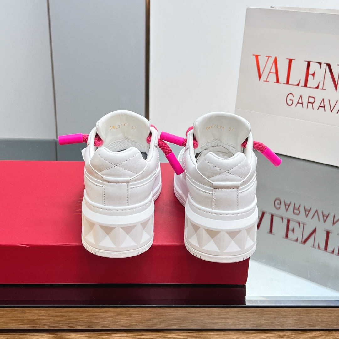 VALENTINO 25S GARAVANI ONE STUD XL PLATFORM SNEAKERS IN PINK MIX WHITE LAMBSKIN - 35