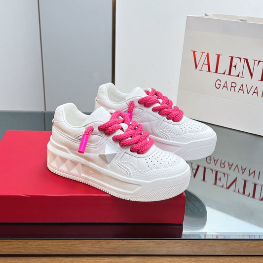 VALENTINO 25S GARAVANI ONE STUD XL PLATFORM SNEAKERS IN PINK MIX WHITE LAMBSKIN - 35