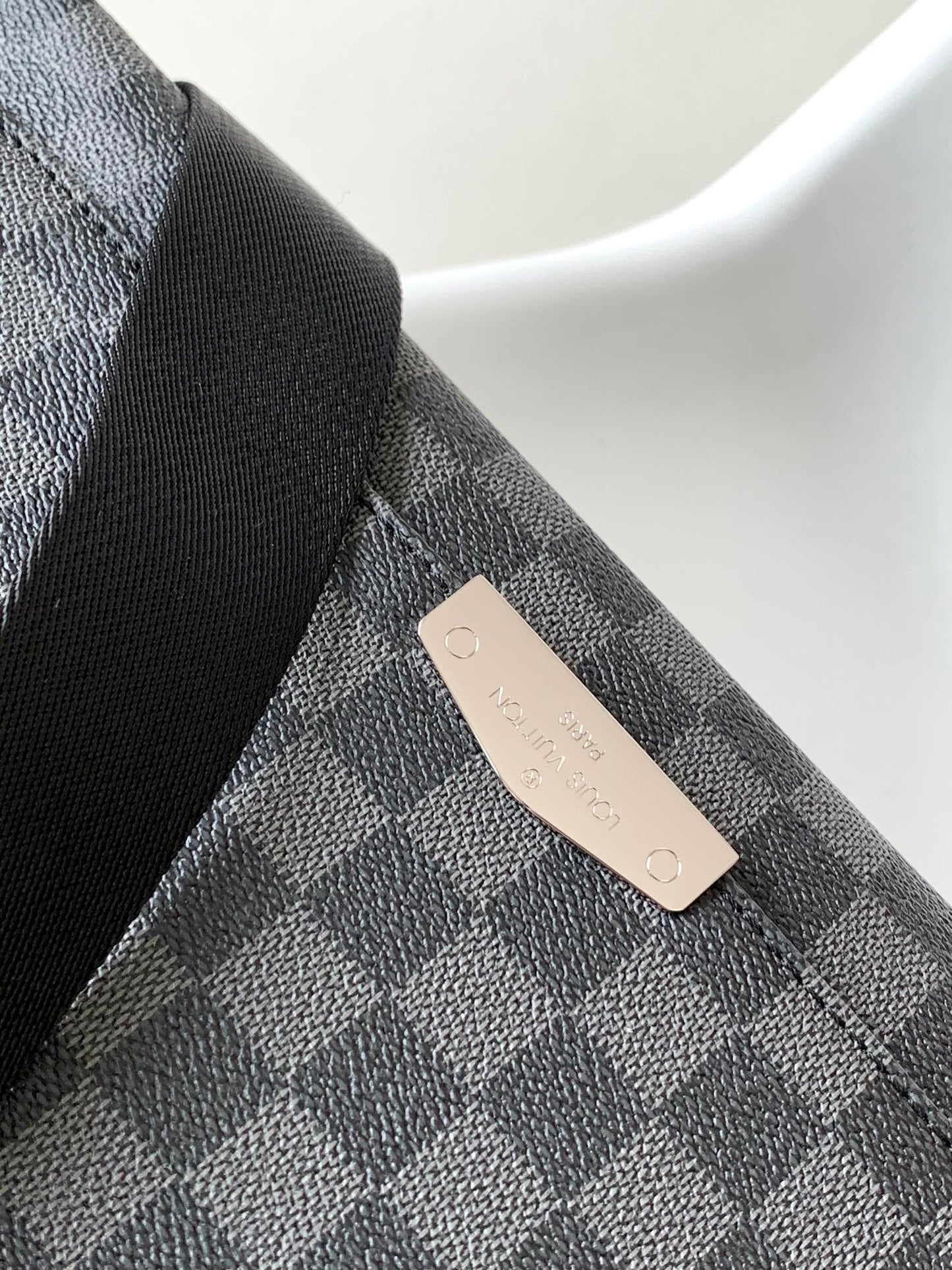LV 25S SMALL DISTRICT CROSSBODY BAG 31 IN BLACK DAMIER GRAPHITE CANVAS AND CALFSKIN